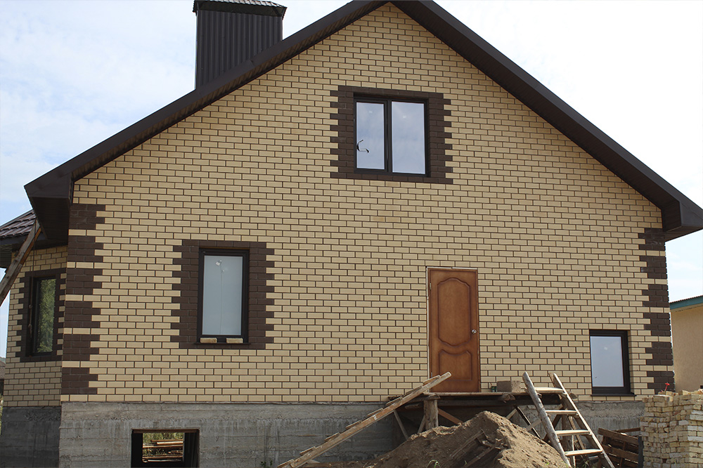 Белебеевский кирпич лицевой 0.9НФ имбирь гладкий